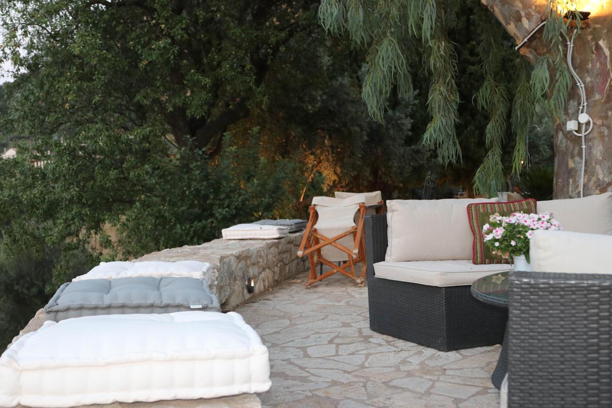 Blue Jasmine Aigio